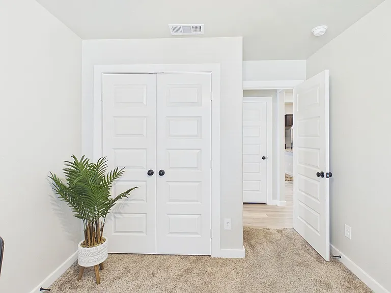 7603 John Thomas — Photo 10