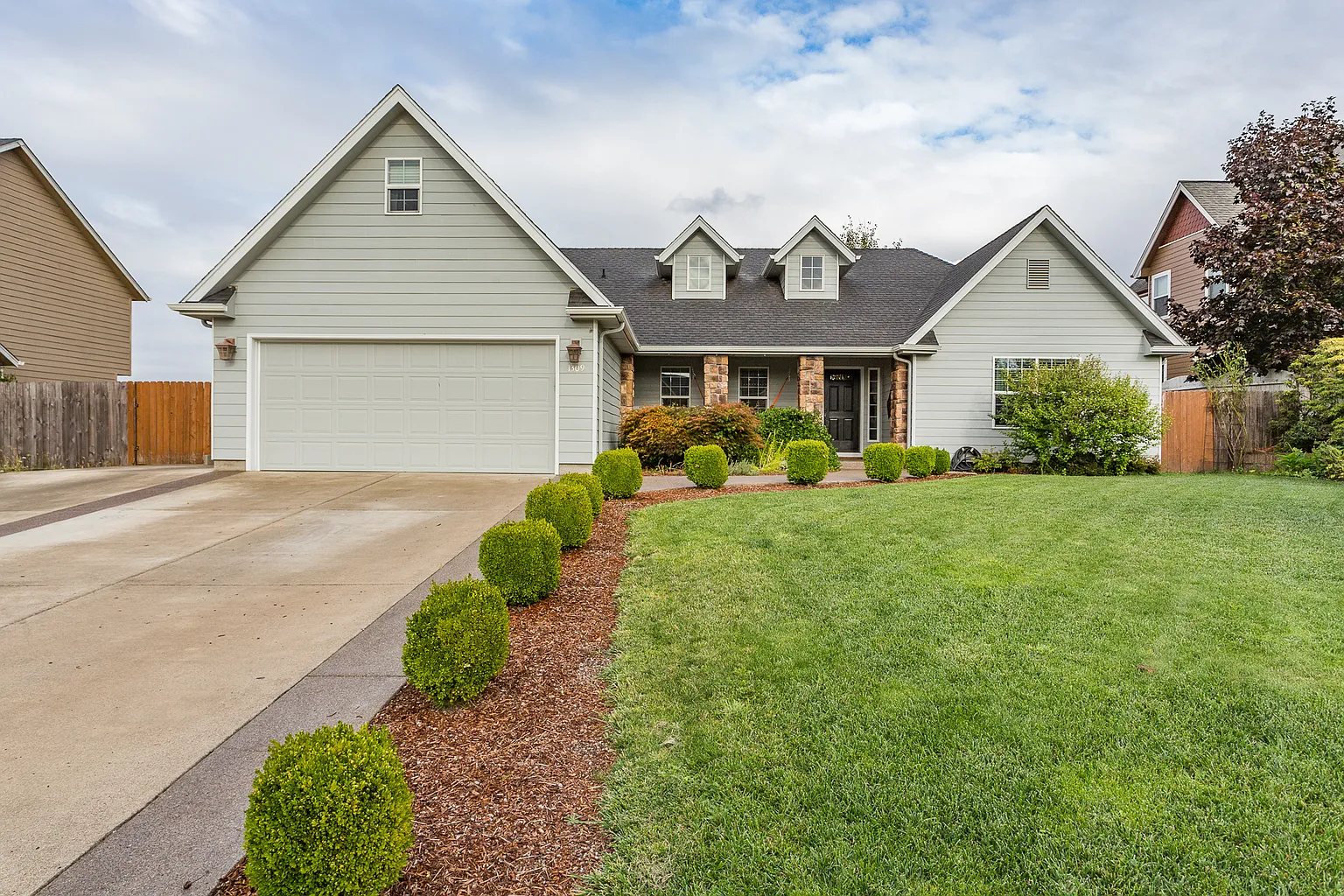 1309 NW Jordan Dr photo 1