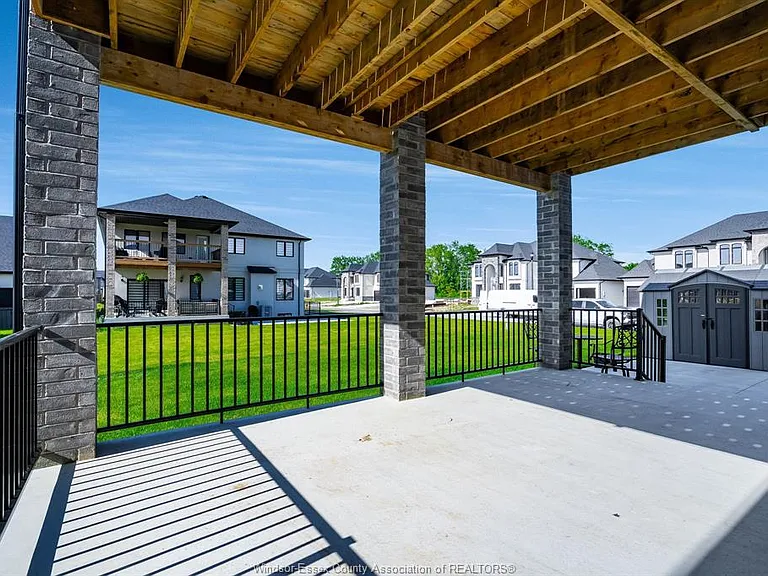 210 Cowan Ct — Photo 33