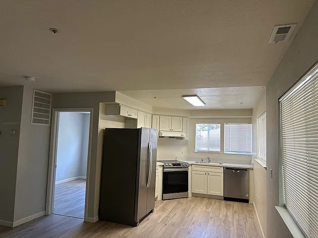 1160 Reed Ave — Photo 4