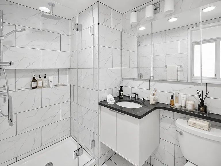 52 Park Ave #13 — Photo 6