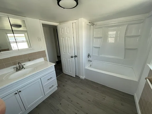702 Market St — Photo 14