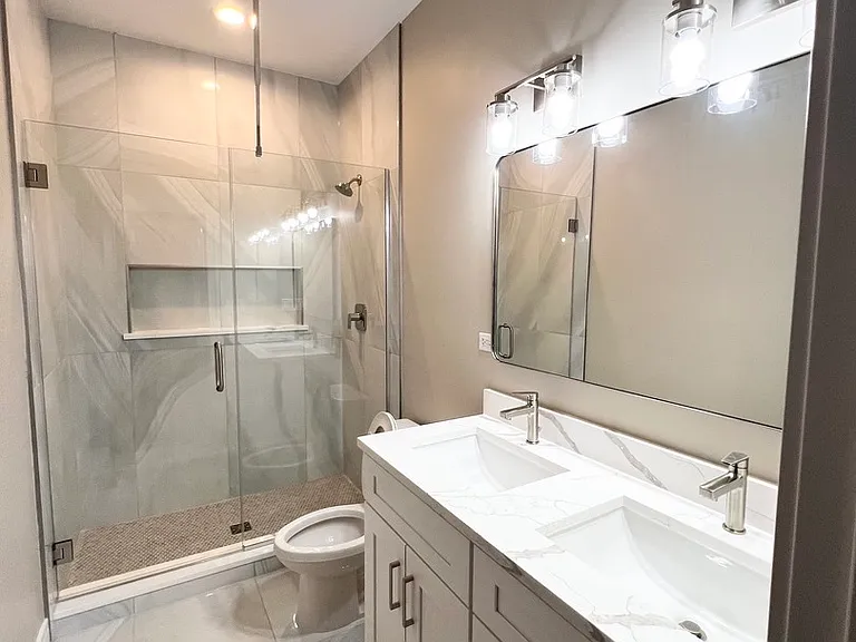 4934 S Champlain Ave #3 — Photo 9