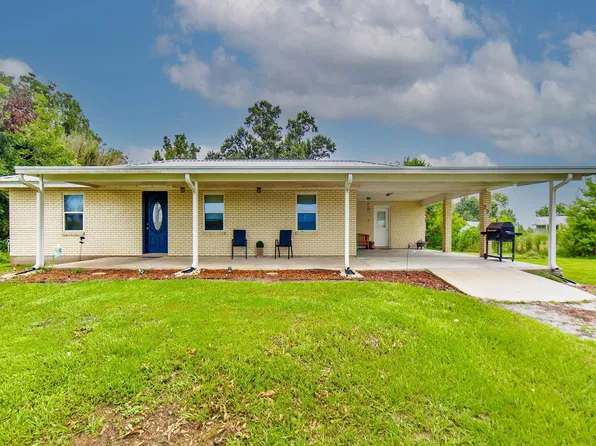 293 Lake Dr, Raceland, LA 70394