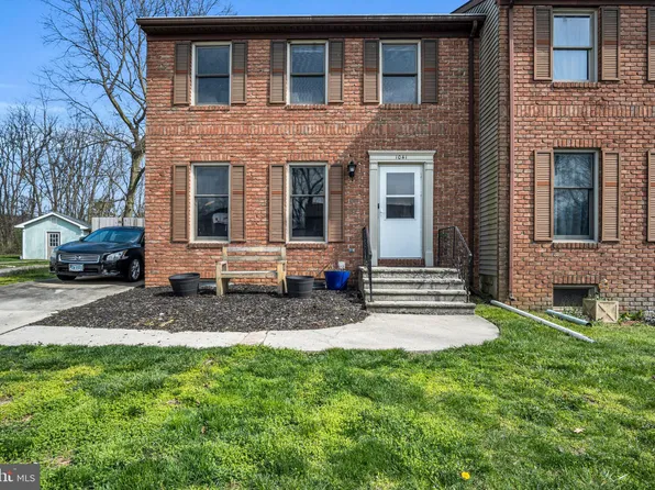 1041 Northfield Dr, Carlisle, PA 17013