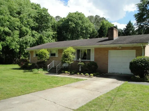 4851 Fenton Mill Rd, Williamsburg, VA 23188