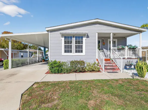 13133 Grape Ave, Grand Island, FL 32735