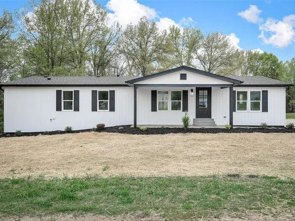 930 Meadow Dr, Catawissa, MO 63015
