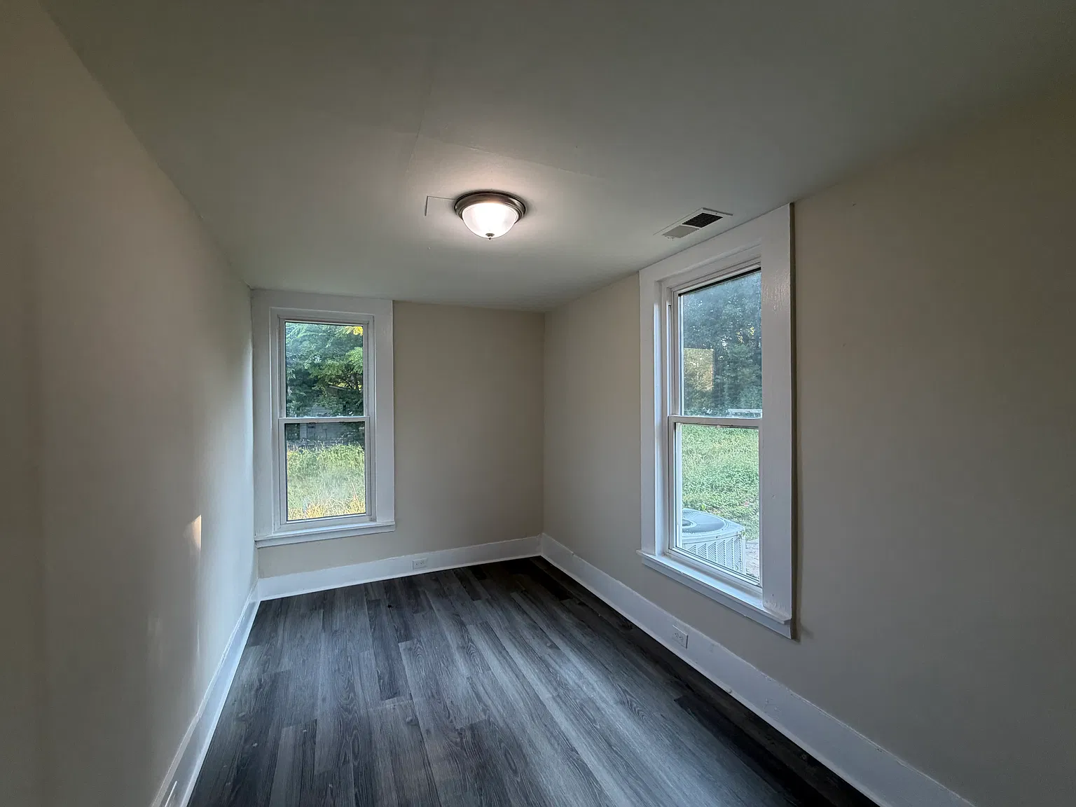 3 bed, 1232 sqft, $1,100 — Photo 2