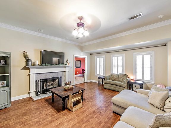 5th image of 507 S Moss Dr