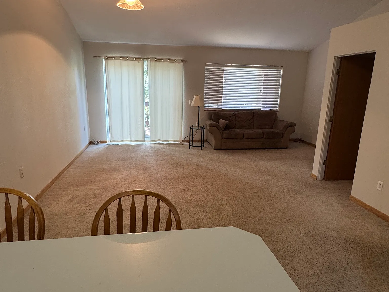 2 bed, 2.5 bath, 1200 sqft, $3,500 — Photo 2