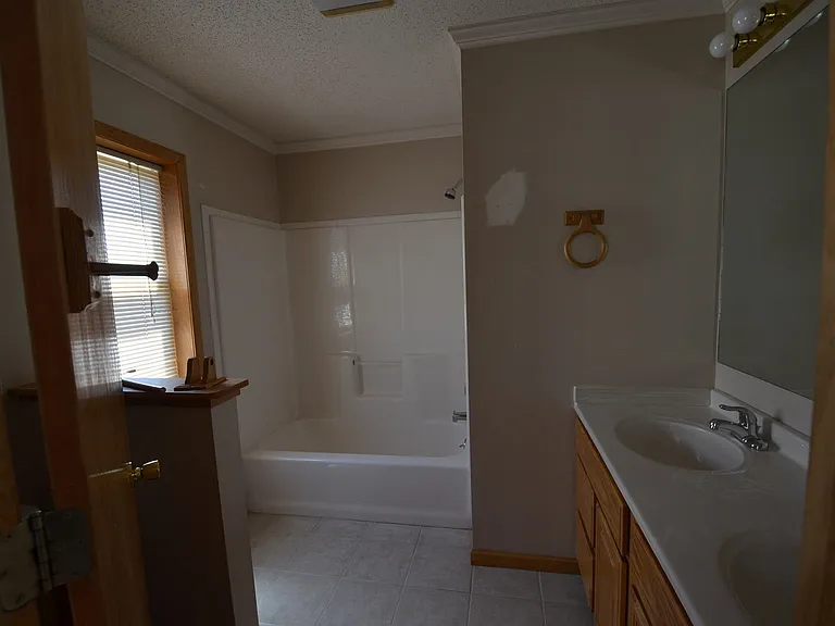 247D Kennington Place Huron Rd #247-D18 — Photo 14