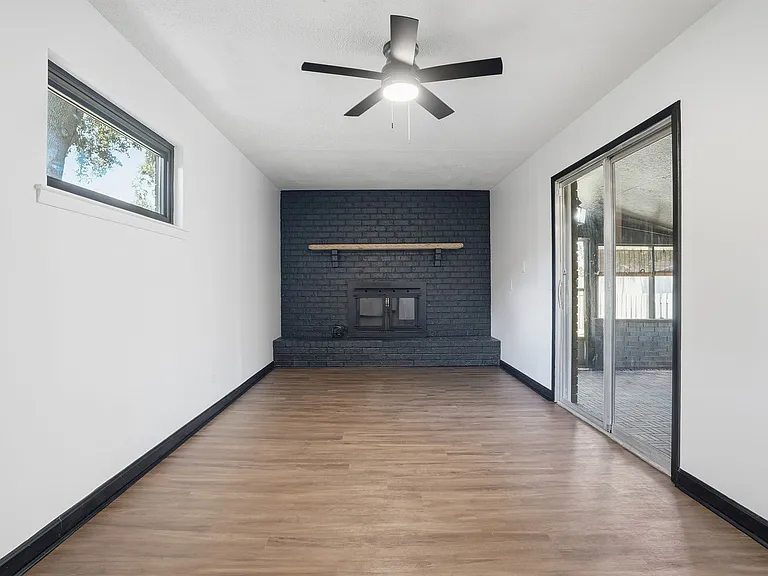 703 Pineview Ct — Photo 15