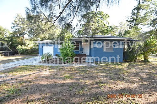 2801 Sanders Dr Photo 1