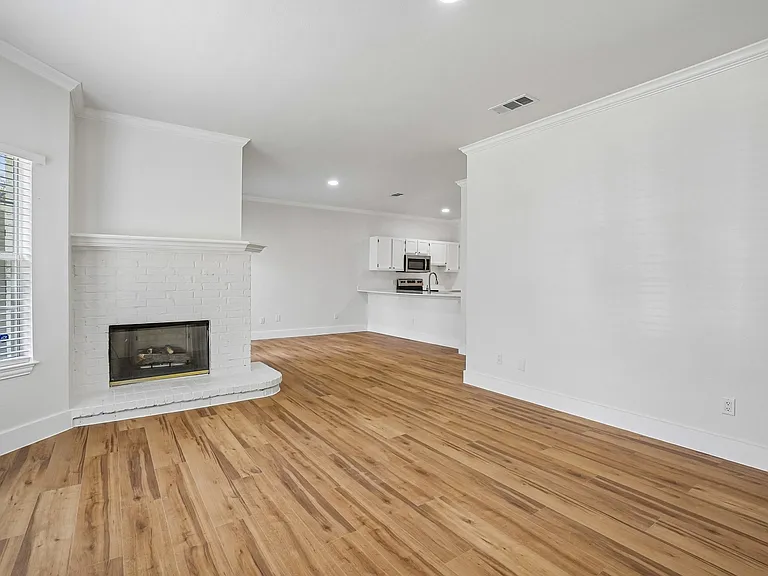 4125 Holland — Photo 24