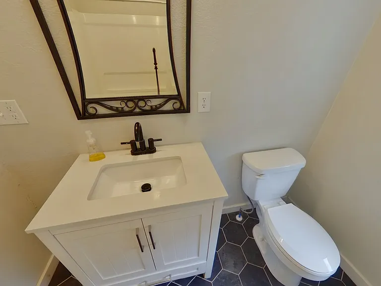 333 N Volutsia Ave — Photo 9