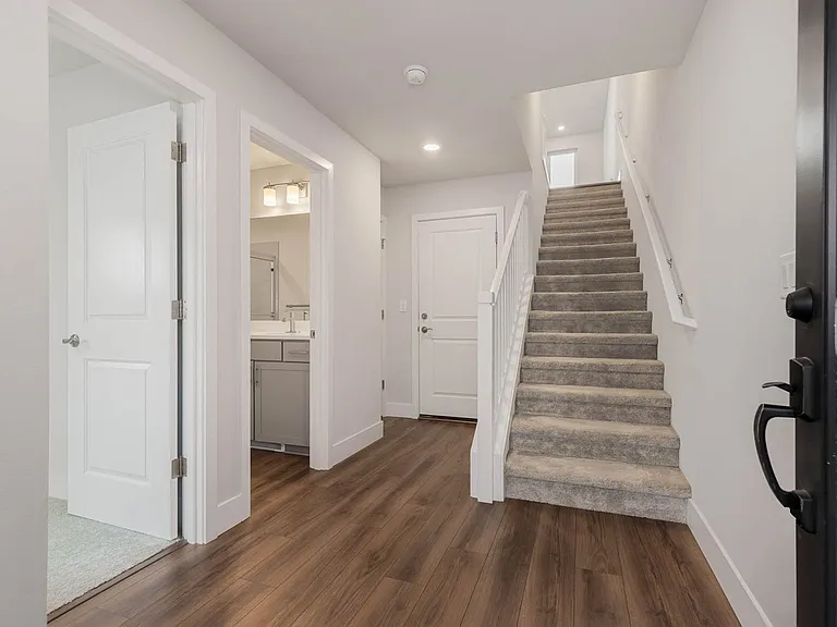 13335 Greenwood Ave N #D — Photo 4