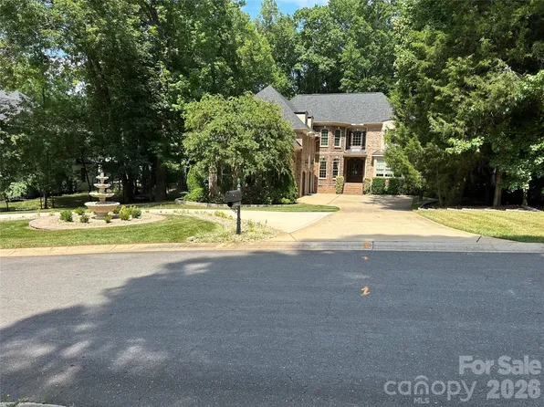 3030 Ashford Glen Dr, Matthews, NC 28104
