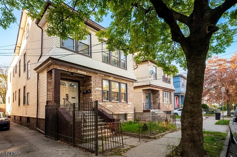 3 bed, 1.0 bath, $2,700 — Photo 1