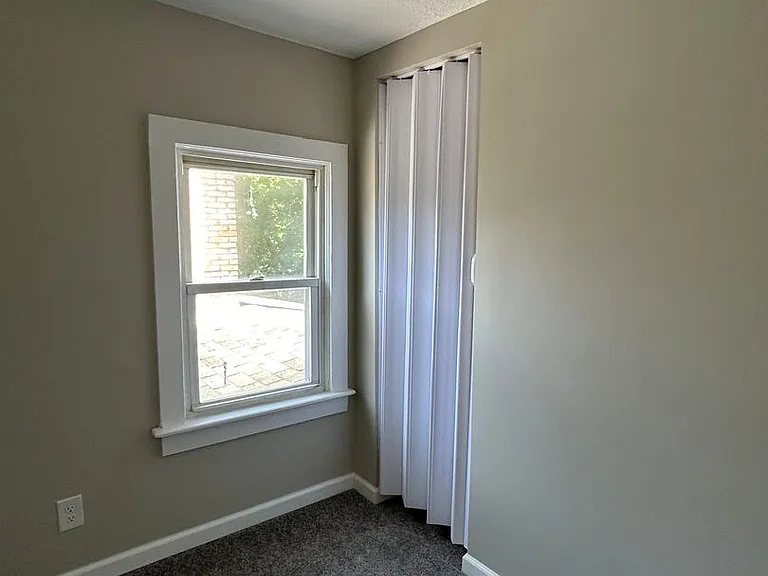 125 E Utica St — Photo 9