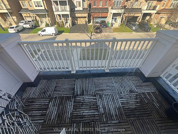 3rd image of 48 Bellcrest Rd #1
