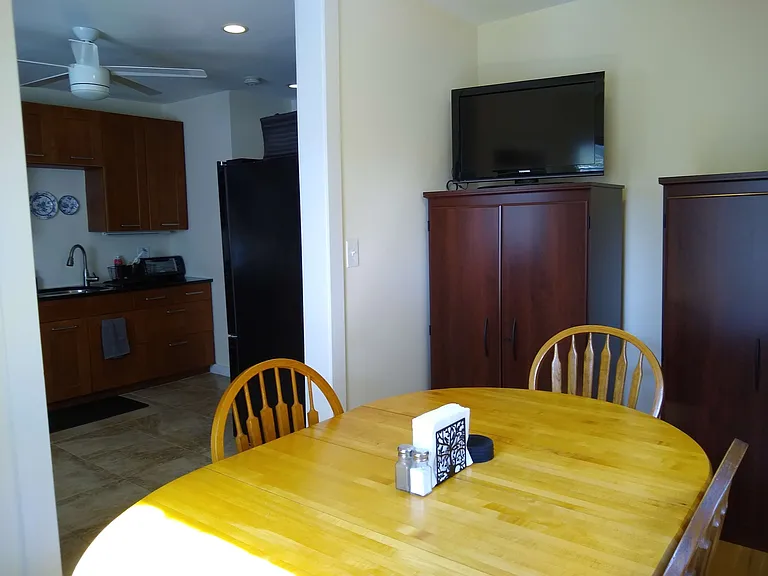14 Fiske Pl — Photo 2
