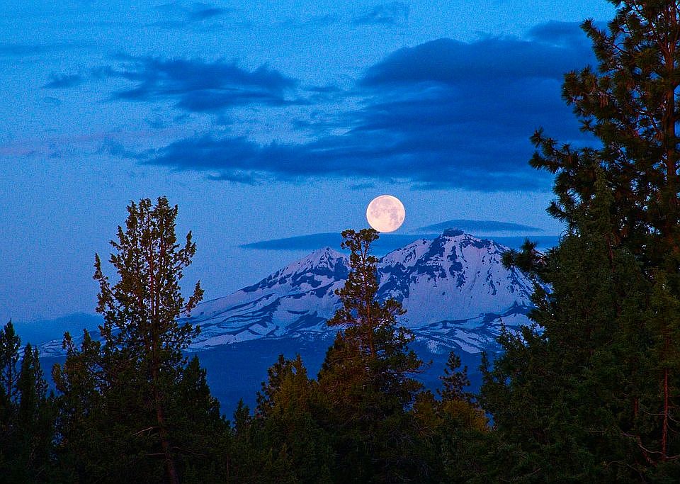 Moonset from deck; telephoto
