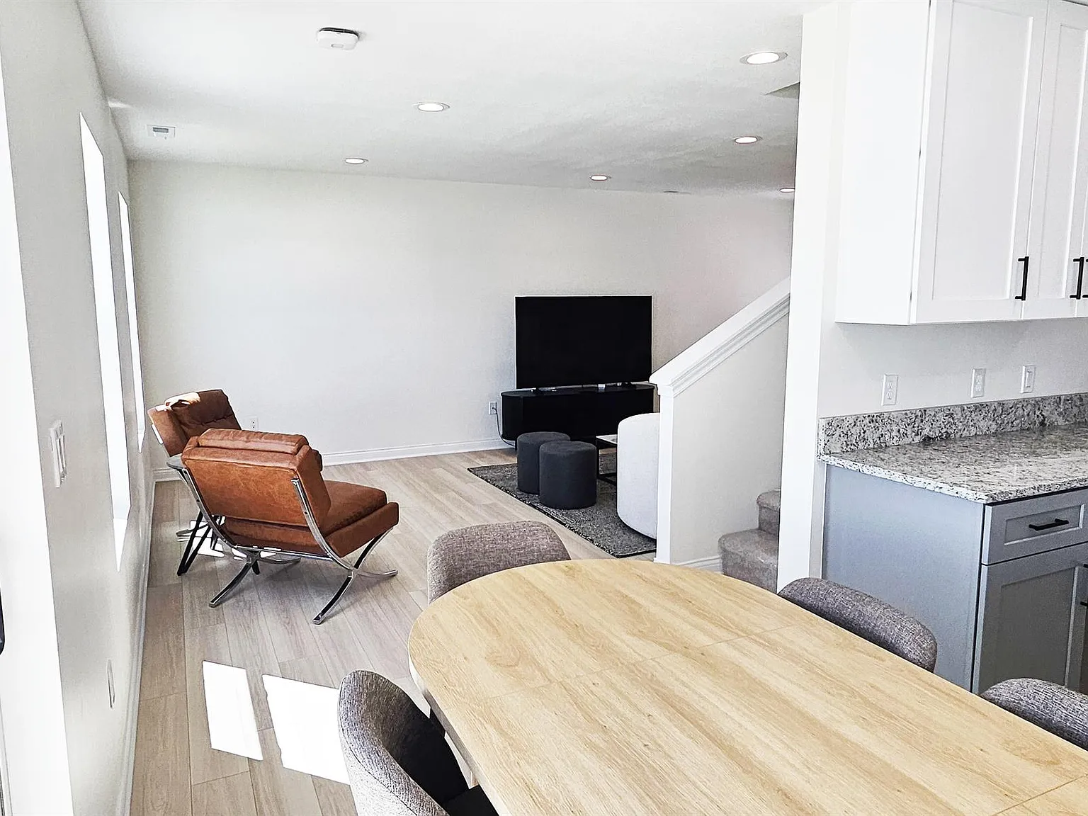 1101 Gwyn Ave — Photo 4