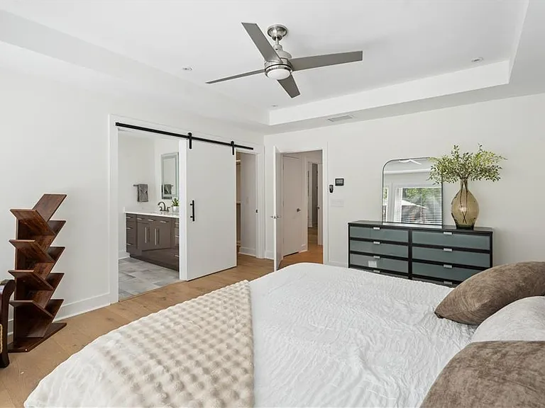 4130 Lower Roswell Rd — Photo 13