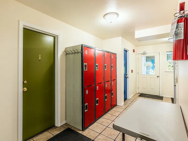 Videre - Courtyard Studios on Cap Hill! — Photo 23