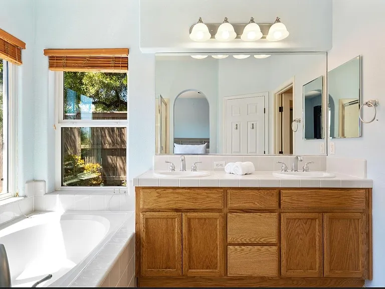 1166 Villagio Dr — Photo 18