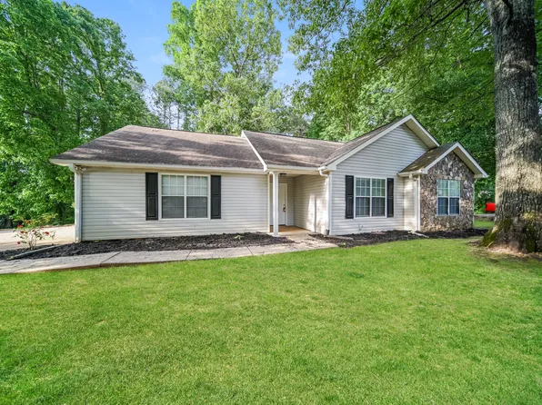 259 Sawgrass Manor Dr, Newnan, GA 30265