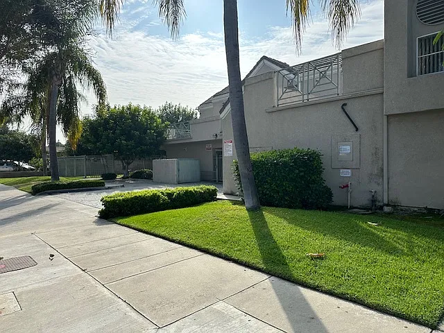 800 S Magnolia Ave — Photo 3