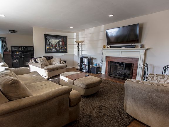 4th image of 7851 Agnes Ave