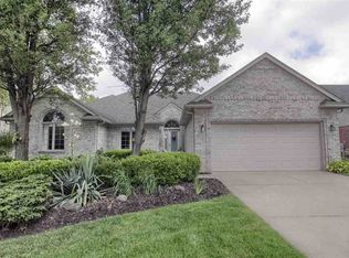 49231 Briar Pointe Dr, Macomb, MI 48044