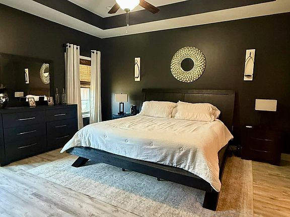 3rd image of 104 Old Creek Rd