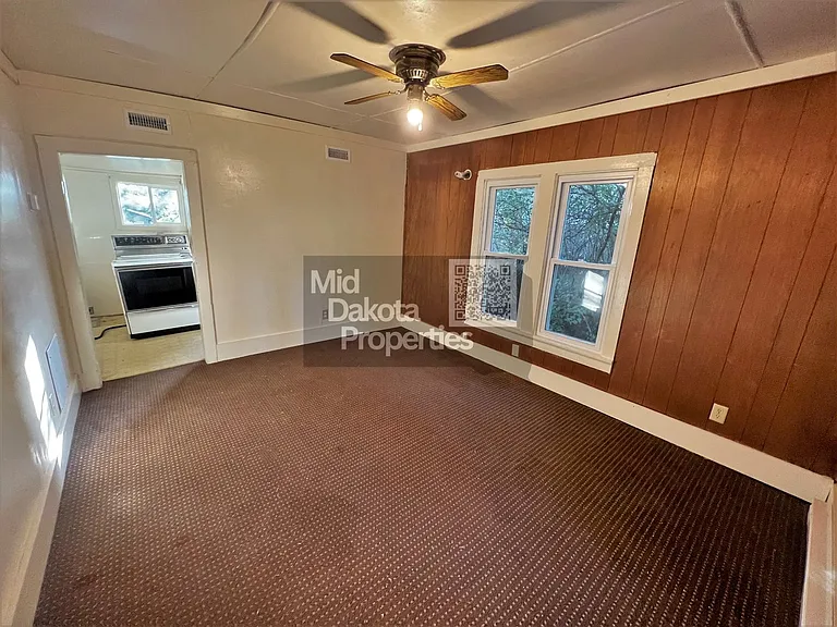 608 S Wisconsin St — Photo 3