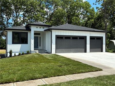 1703 Locust St, Oak Grove, MO, 64075