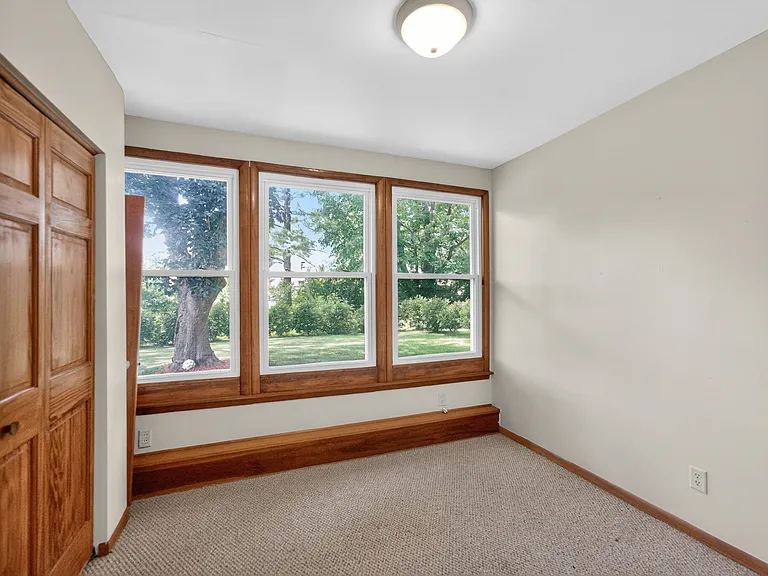 221 Ellen St #221 — Photo 18