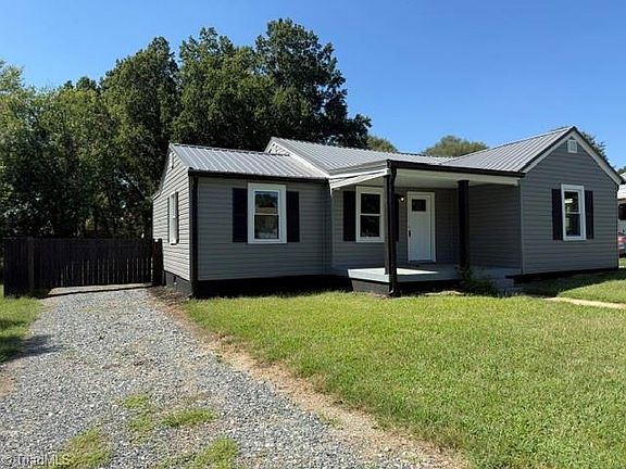2nd image of 1009 Poplar St