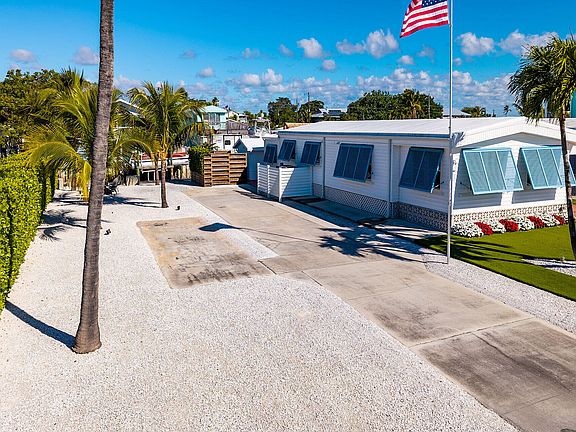 4th image of 639 Palm Ave