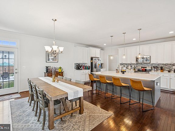 2nd image of 991 Coastal Ave