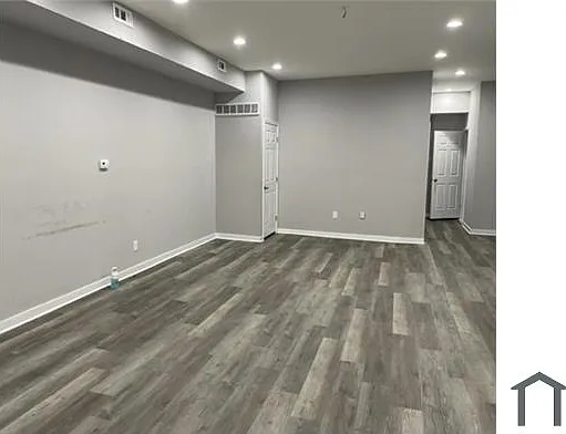 1 bed, 950 sqft, $1,450 — Photo 3