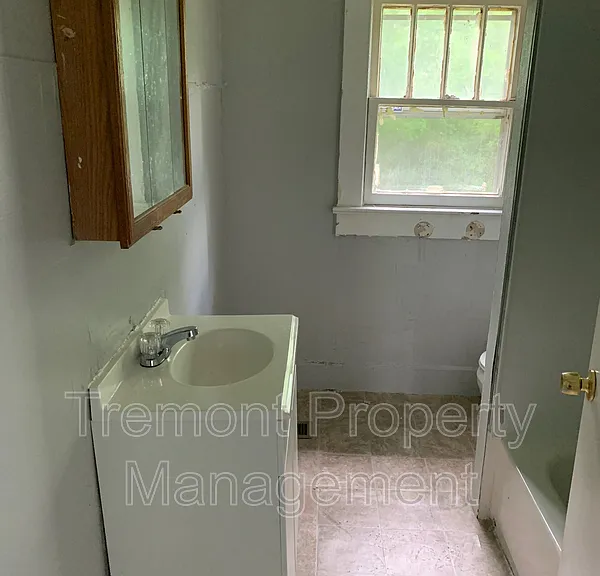 2702 Woodside St — Photo 11