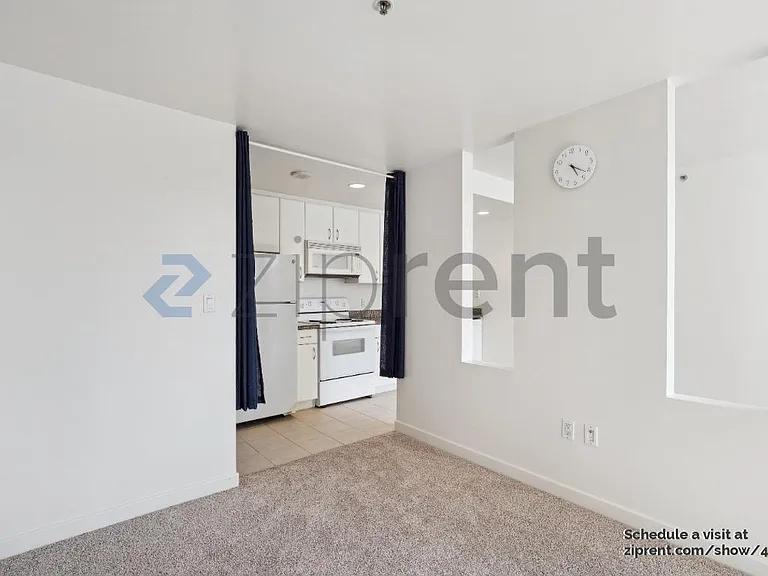 250 King St #754 — Photo 10