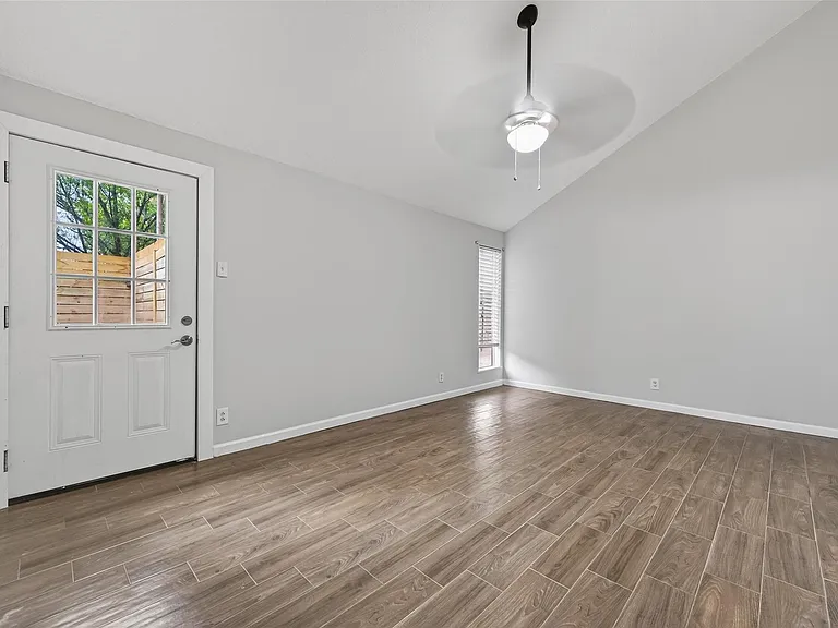 6102 Crakston St — Photo 21