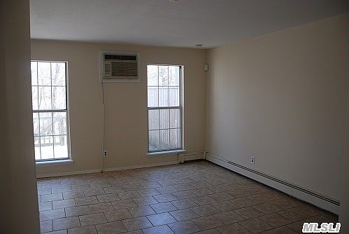 5th image of 228 Ivy Meadow Ct