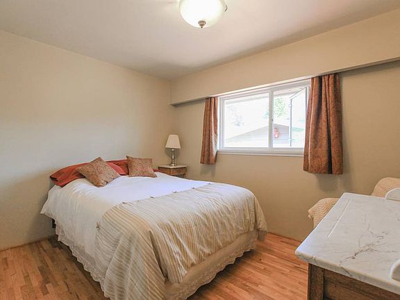 2nd image of 2956 Noel Dr