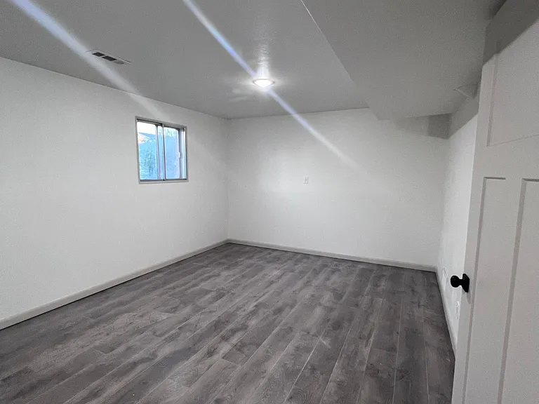 1535 Adams Ave — Photo 12