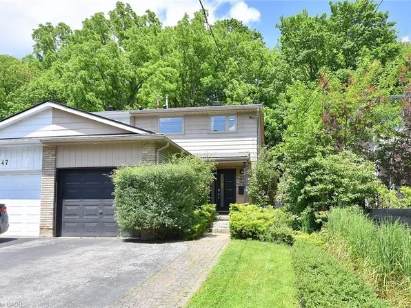 49 Park St E, Hamilton, ON L9H 1C9